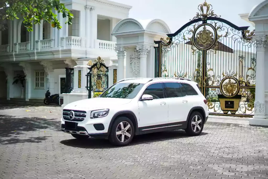 Mercedes-Benz GLB 200 商務專車 — 峇里島公司考察及行政接送用車