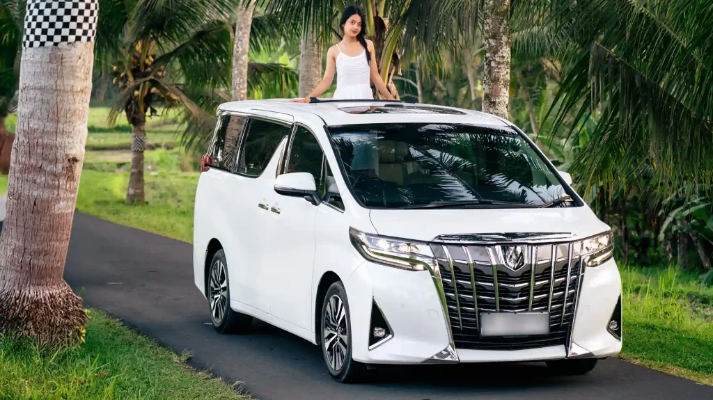 Toyota Alphard 豪華 MPV 連專屬司機 — 峇里島出面豪華專車代表車型