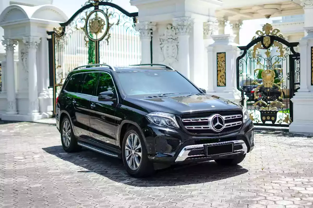 峇里島賓士 GLS 豪華 SUV 專車 — GLS 450 12 小時 USD 1,180 連司機收費