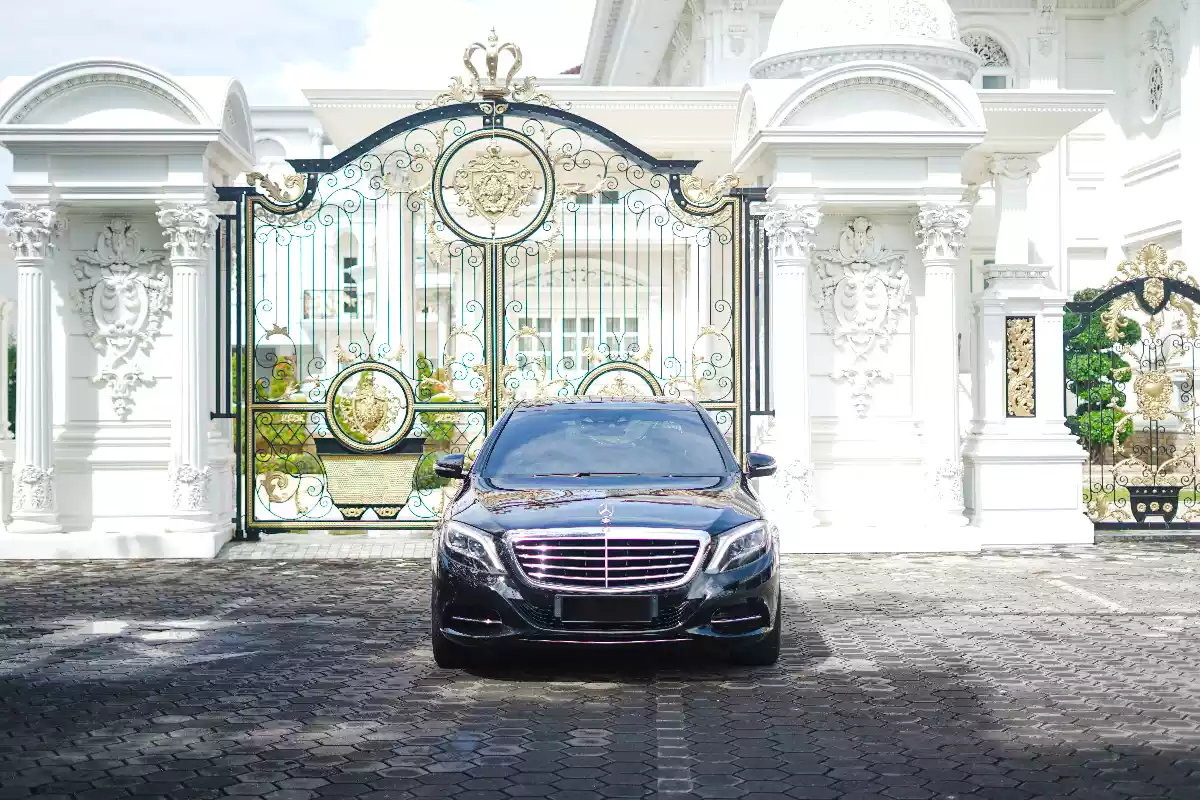黑色 Mercedes-Benz S400
